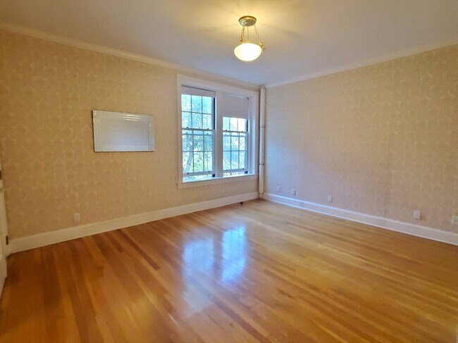 139 Beaconsfield Rd, Unit #4 in Brookline, MA - Foto de edificio - Building Photo