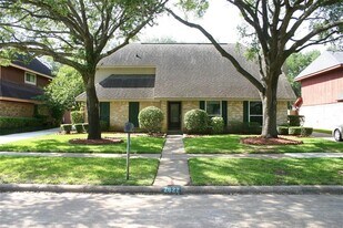 2822 River Birch Dr in Sugar Land, TX - Building Photo