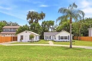 2704 E Jefferson St in Orlando, FL - Building Photo