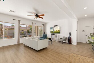 7173 Windy Peak Ct in Las Vegas, NV - Building Photo - Building Photo