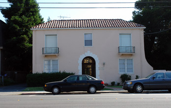 The Gardens in San Mateo, CA - Building Photo - Building Photo