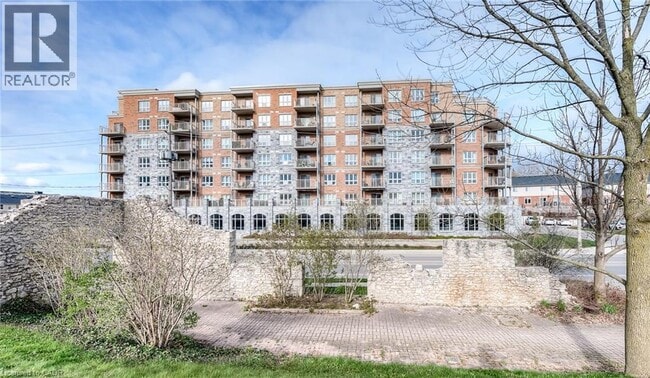 155 Water St S in Cambridge, ON - Building Photo - Building Photo