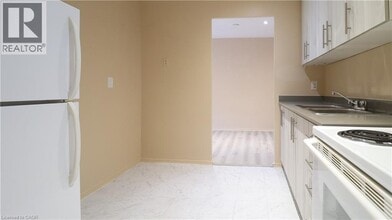 84 2nd St in Orangeville, ON - Building Photo - Building Photo