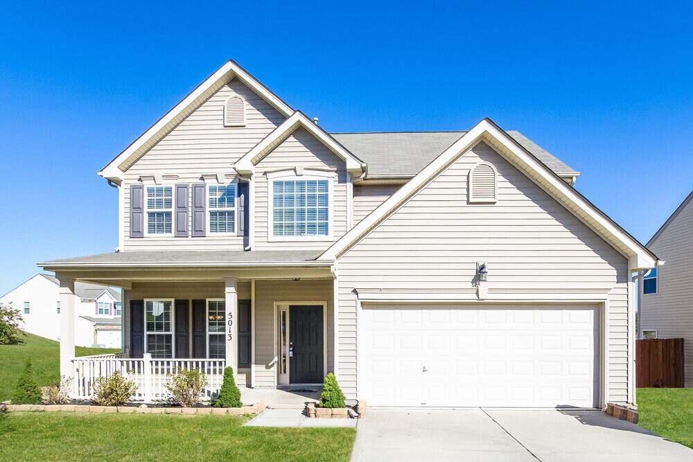 5013 Broad Leaf Ct in Dallas, NC - Foto de edificio