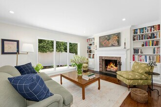 82 Seminary St in New Canaan, CT - Building Photo - Building Photo