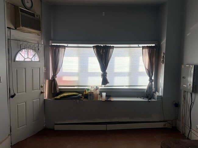 675 N 11th St, Unit 1f Loft studio in Philadelphia, PA - Building Photo - Building Photo