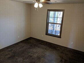 56 W Center St in Dover, AR - Building Photo - Building Photo