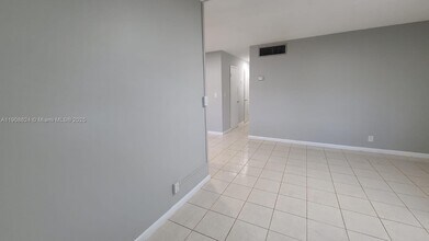 1715 Wiley St in Hollywood, FL - Building Photo - Building Photo