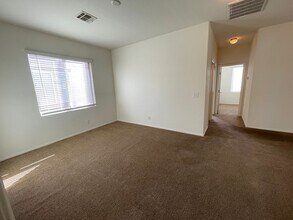 10618 Allegrini Dr in Las Vegas, NV - Building Photo - Building Photo
