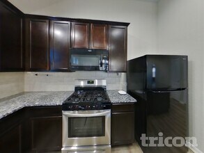 7950 Headwaters Trail in San Antonio, TX - Building Photo - Building Photo