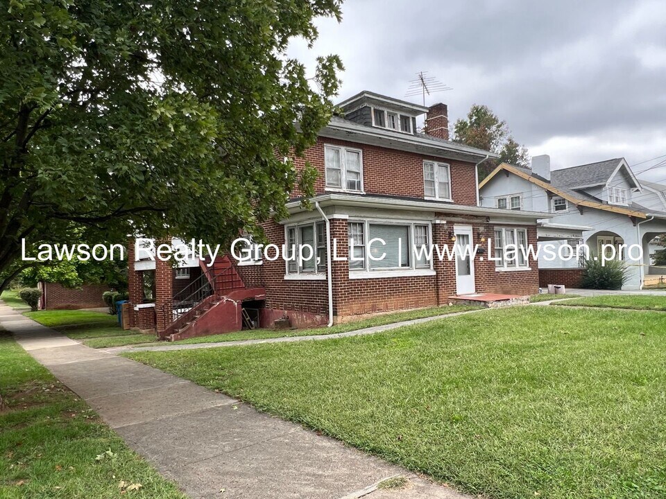 2149 Denniston Ave SW in Roanoke, VA - Building Photo