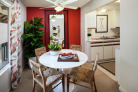 Park West Apartment Homes in Irvine, CA - Foto de edificio - Building Photo