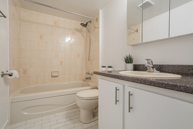 La Framboise Apartments in Montréal, QC - Building Photo - Building Photo