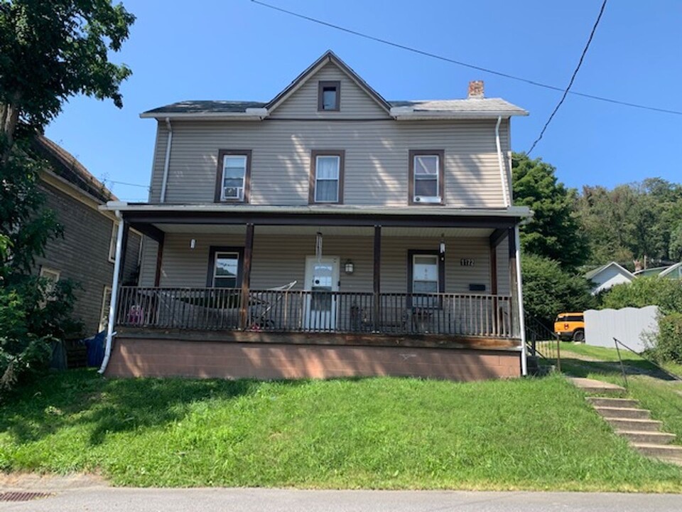 1172 Milford St in Johnstown, PA - Building Photo