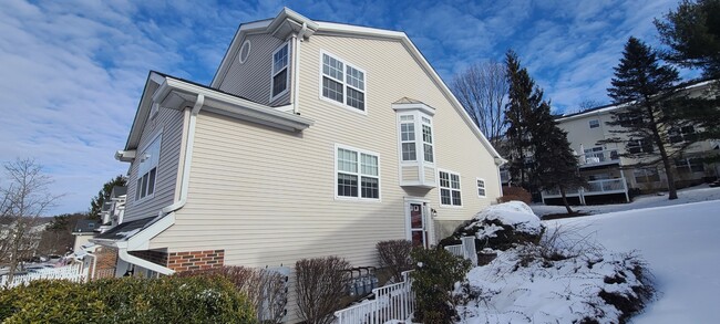 1408 Windsor Ct in Denville, NJ - Foto de edificio - Building Photo