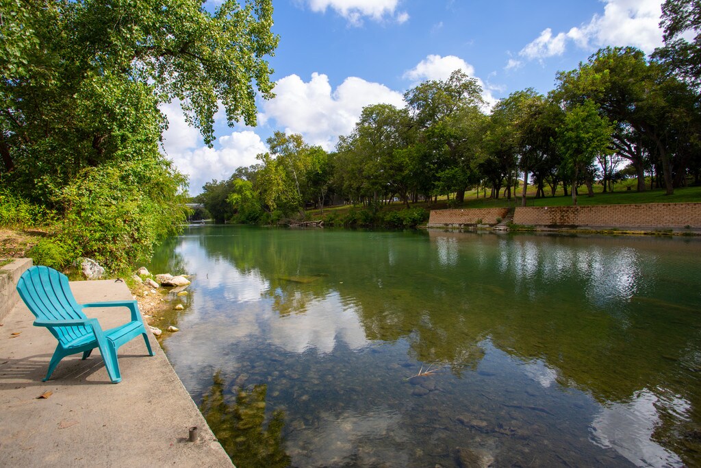 Lodge at Guadalupe Apartments LP New Braunfels, TX Apartments