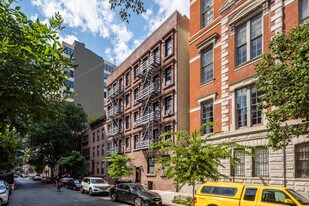 Landmark in New York, NY - Building Photo