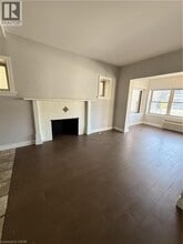 947 Main St E in Hamilton, ON - Building Photo - Building Photo