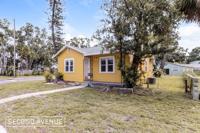 3700 38th Ave N in St. Petersburg, FL - Building Photo - Building Photo