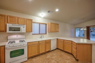 5940 Los Riscos Rd NW in Albuquerque, NM - Building Photo - Building Photo