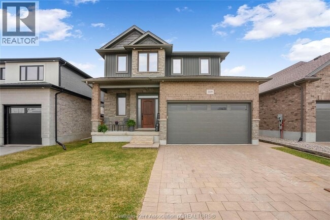 property at 2209 Linkway Blvd