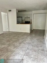10409 NW 7th St in Pembroke Pines, FL - Building Photo - Building Photo