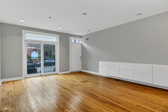 1414 W Superior St in Chicago, IL - Building Photo - Building Photo