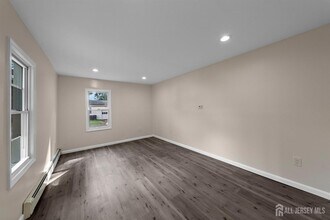 166 Prigmore St in East Brunswick, NJ - Building Photo - Building Photo