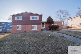 7411 Kathydale Rd in Pikesville, MD - Building Photo