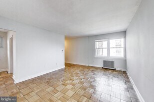 1726 N Quinn St in Arlington, VA - Building Photo