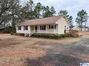 1052 Wellington Dr in Hartsville, SC - Building Photo - Building Photo