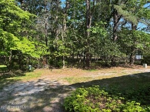 7A Canton Dr in Manchester Township, NJ - Building Photo - Building Photo