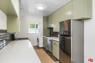 2115 Ocean Park Blvd-Unit -4 in Santa Monica, CA - Building Photo - Building Photo