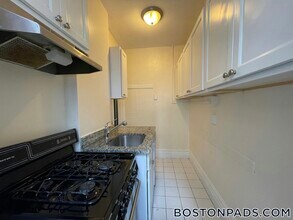 1111 Beacon St in Brookline, MA - Building Photo - Building Photo