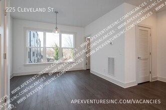 225 Cleveland St in Nashville, TN - Building Photo - Building Photo