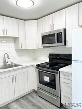 14702 Washington Ave SW in Lakewood, WA - Building Photo - Building Photo