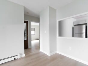 8 Strawberry Bank Rd in Nashua, NH - Building Photo - Building Photo