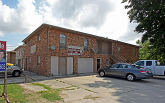 901-903 E St Bernard Hwy Apartments