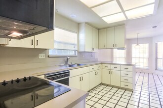 807 Rebecca Privada in Mountain View, CA - Building Photo - Building Photo