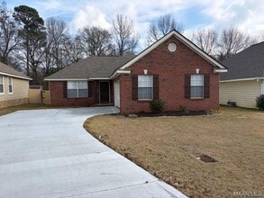 1684 Hawthorne Ln in Prattville, AL - Building Photo - Building Photo