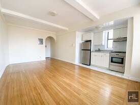 AMSTERDAM AVENUE in New York, NY - Building Photo