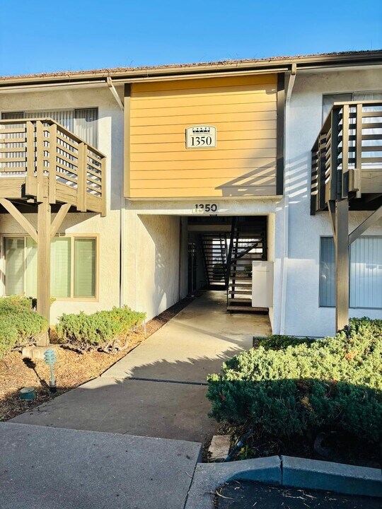 1330 W Lambert Rd in La Habra, CA - Building Photo