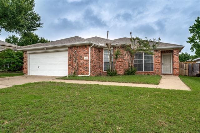 property at 900 Topaz Dr