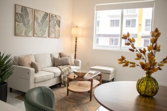 Ecco Lofts in Hialeah, FL - Foto de edificio - Building Photo