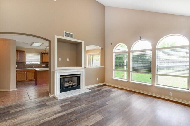 1810 W Pflugerville Pkwy in Round Rock, TX - Building Photo - Building Photo