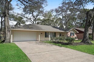 10306 Eddystone Dr in Houston, TX - Building Photo