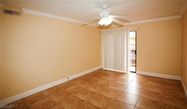 2865 Winkler Ave in Ft. Myers, FL - Building Photo - Building Photo