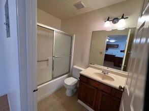 625 E Cypress Ave in Burbank, CA - Building Photo - Building Photo