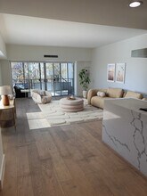 1155 N La Cienega Blvd, Unit 305 in West Hollywood, CA - Building Photo - Building Photo