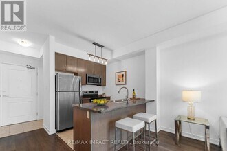 125-125 Shoreview Pl in Hamilton, ON - Building Photo - Building Photo